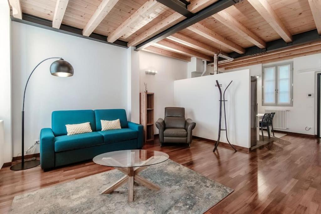 Calicantus Apartments Apollo โกโม ภายนอก รูปภาพ