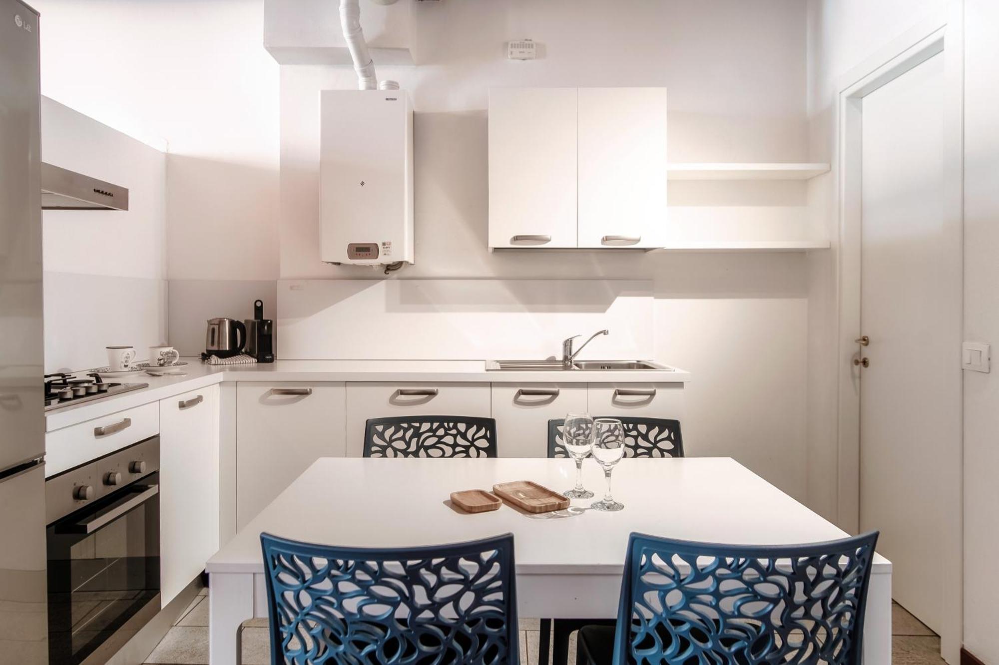 Calicantus Apartments Apollo โกโม ภายนอก รูปภาพ
